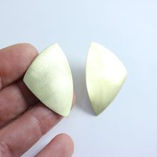 ARROW HEAD STUDS