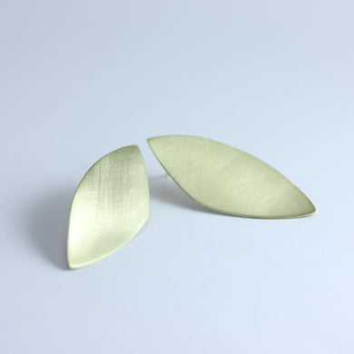 LARGE LEAF STUDS